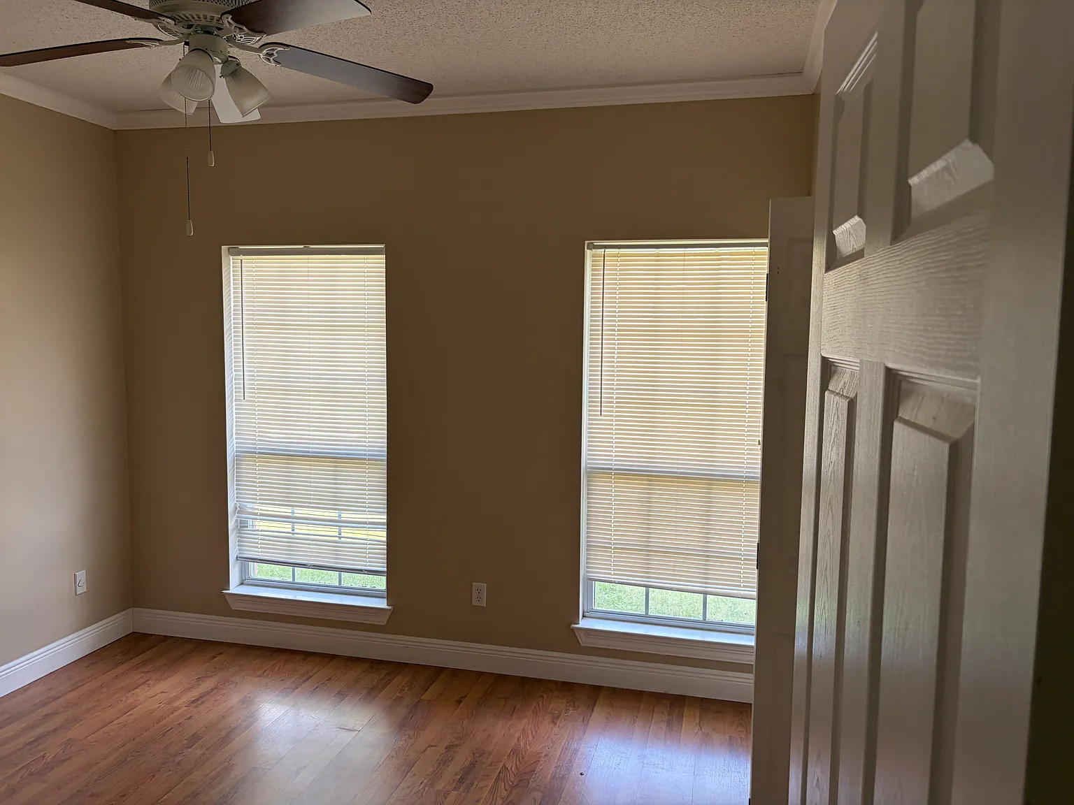 3 bed, 2086 sqft, $1,950 — Photo 4