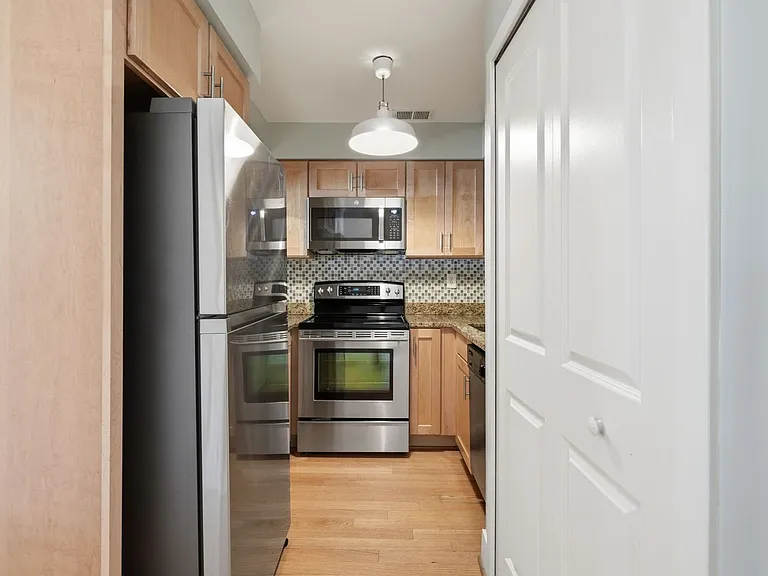 1413 11th St NW #A — Photo 6