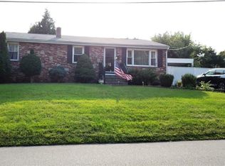 22 Ostend St, Johnston, RI 02919