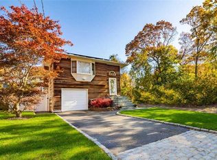 21 Tarpon Rd, Rocky Point, NY 11778