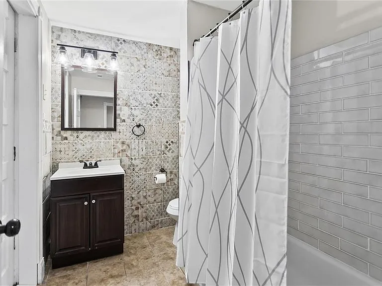 867 Beecher St SW — Photo 28