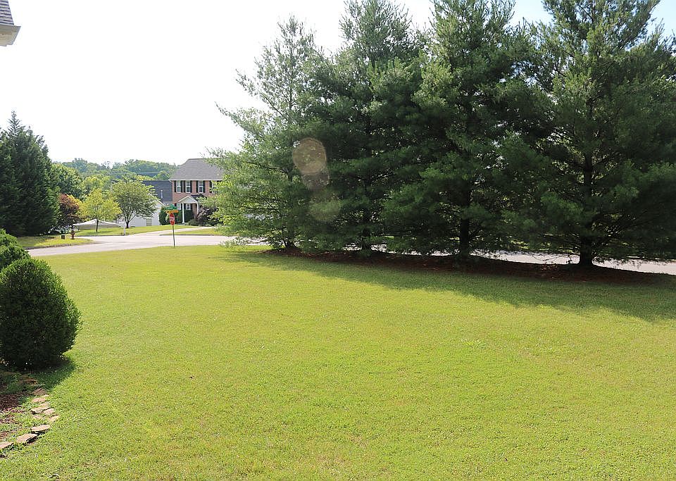 1st image of 725 Briar Way