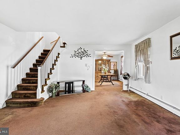 5th image of 242 Henley Rd
