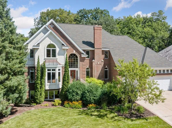 14709 White Oak Dr, Burnsville, MN 55337