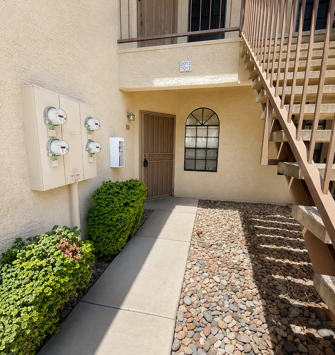 2 bed, 1040 sqft, $1,595 — Photo 2