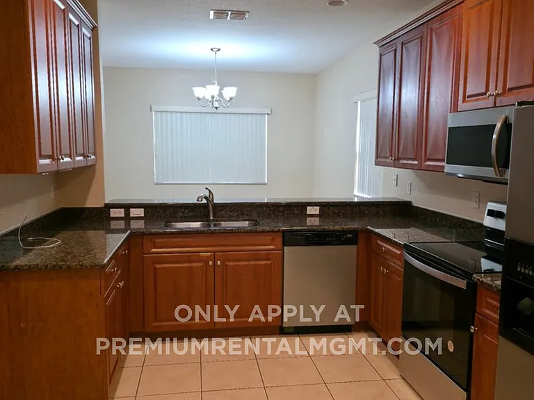 1110 Chervil Dr — Photo 2