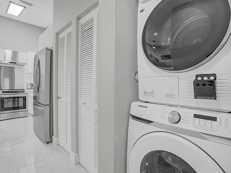 1329 Periwinkle Pl — Photo 14