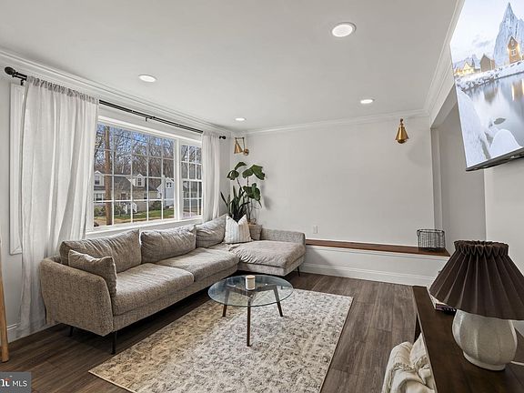 3rd image of 1011 Elmwood Ave