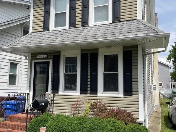 121 Spring Garden St, Riverside, NJ 08075