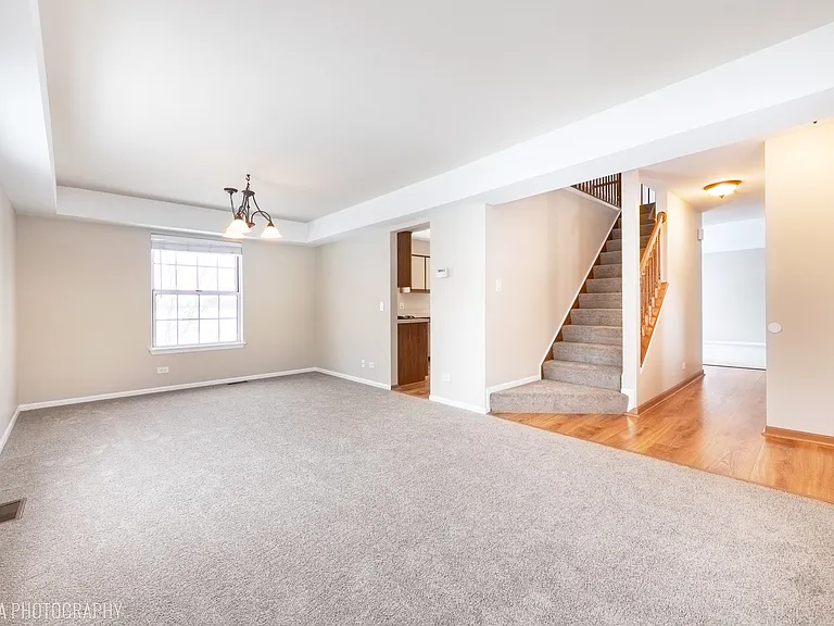 554 Abbeywood Dr — Photo 3