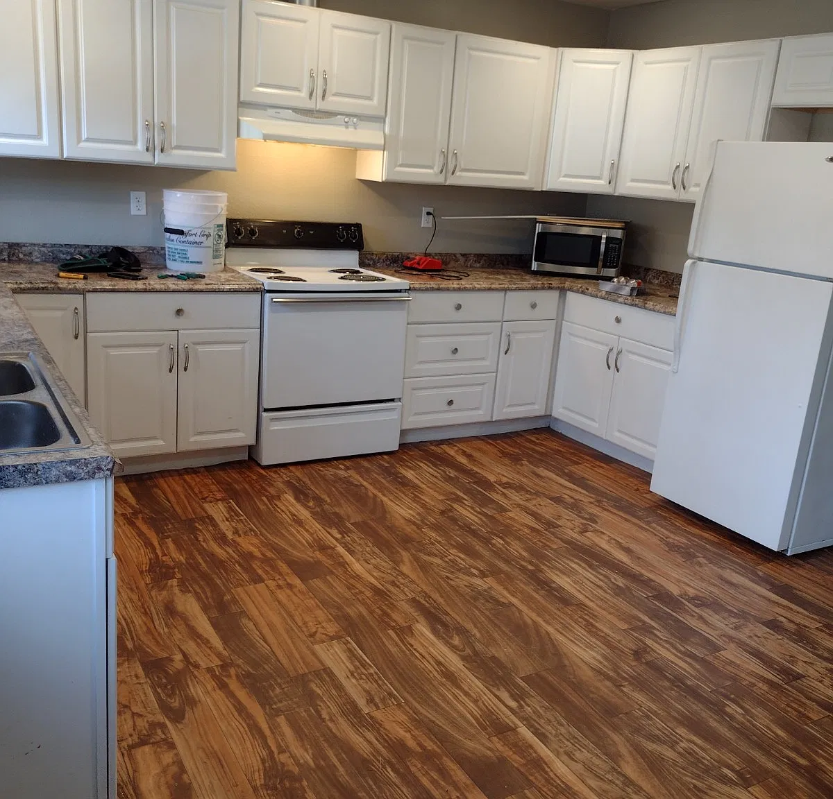 6 bed, 2000 sqft, $2,850 — Photo 2