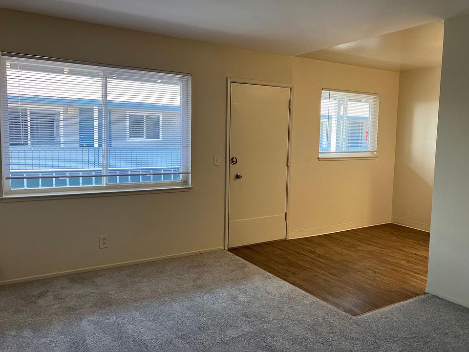 1st image of 309 Oak Ave #7