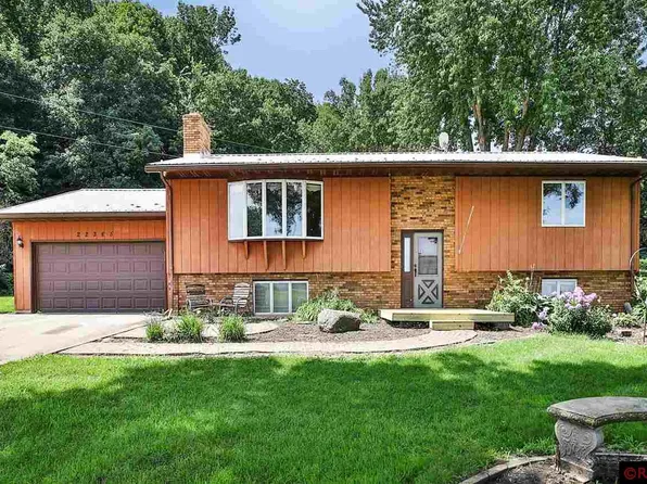 22365 519th Ave, Lake Crystal, MN 56055
