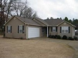 949 Sanford St, Henderson, TN 38340