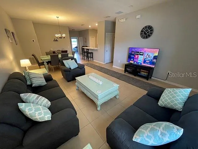 3 bed, 2.0 bath, 1484 sqft, $2,250 — Photo 3