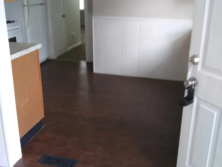 23718 Lambrecht Ave — Photo 13