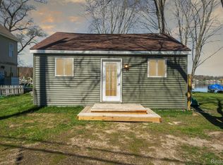 5521 Mabley Hill Rd, Fenton, MI 48430