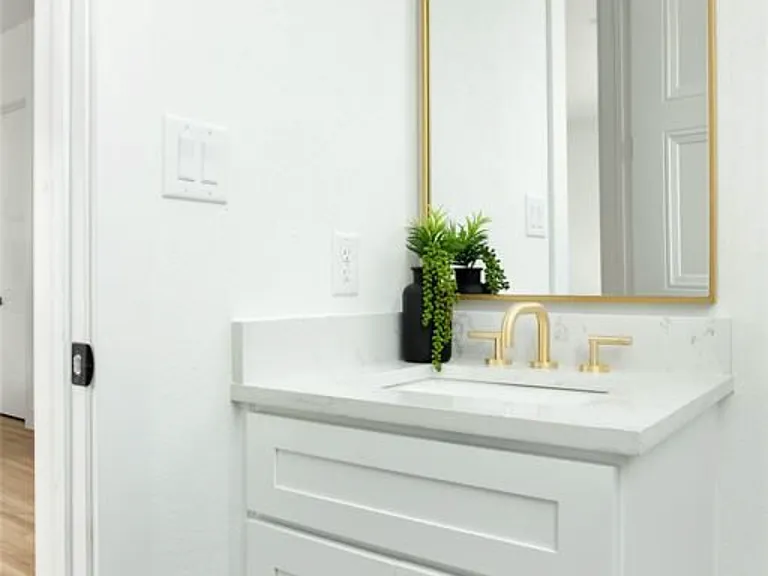 2633 Reagan St #203 — Photo 23