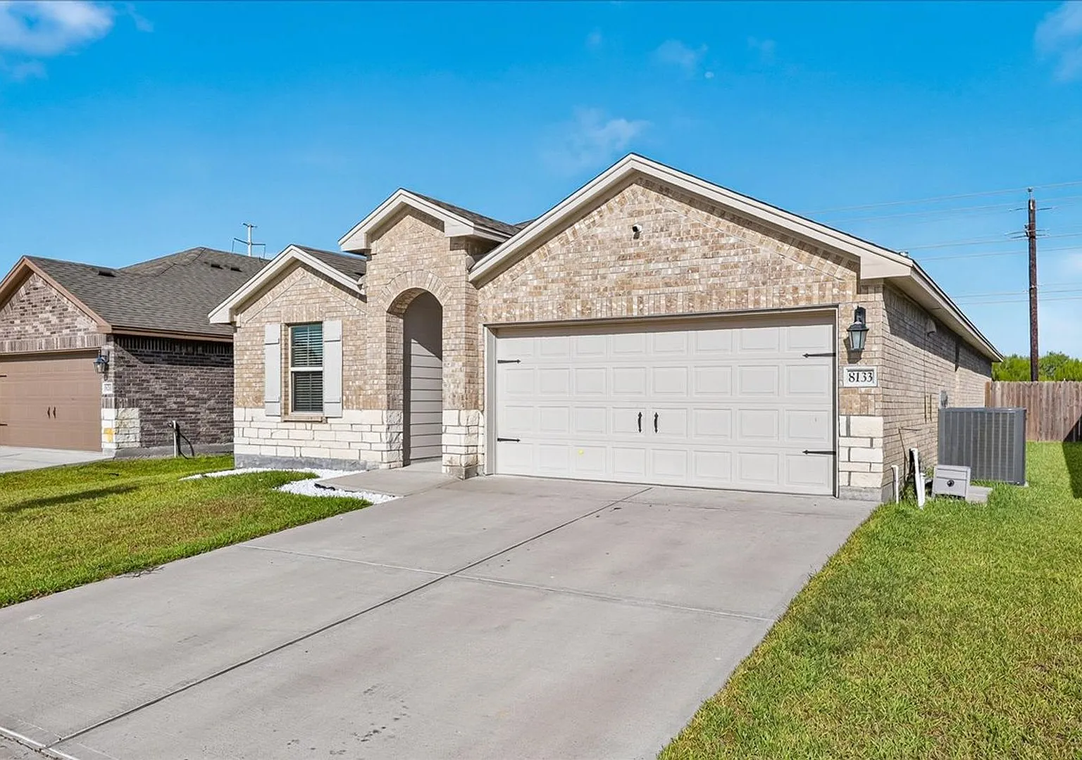 8133 Cattlemen Dr - 4/Bed 2.5/Bath - $2395/month — Photo 2