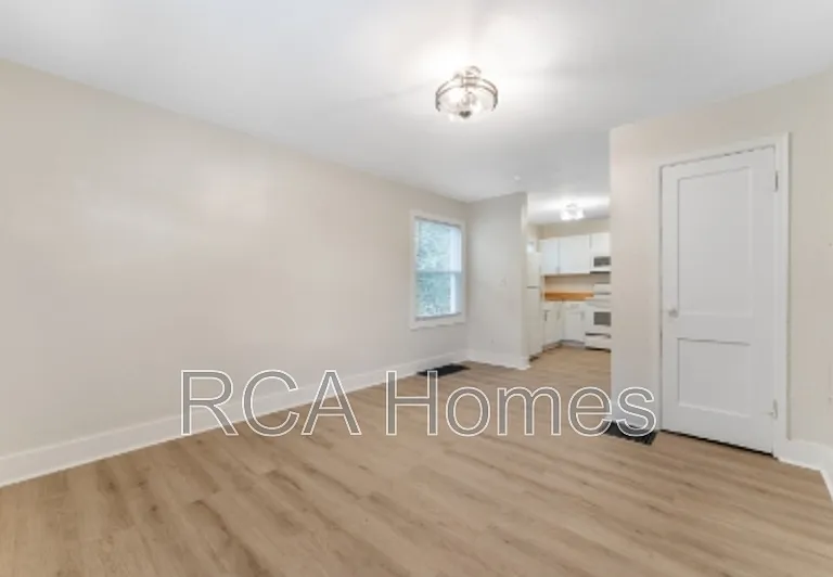 1445 W Congress Ave — Photo 4