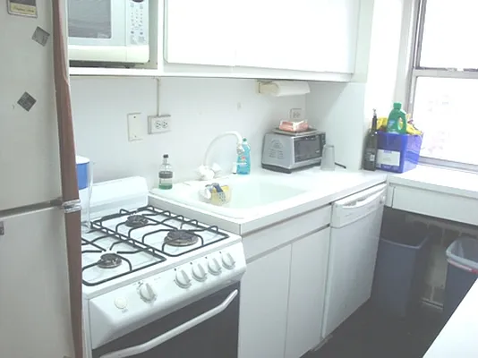 Rented by City Connections Realty | media 28