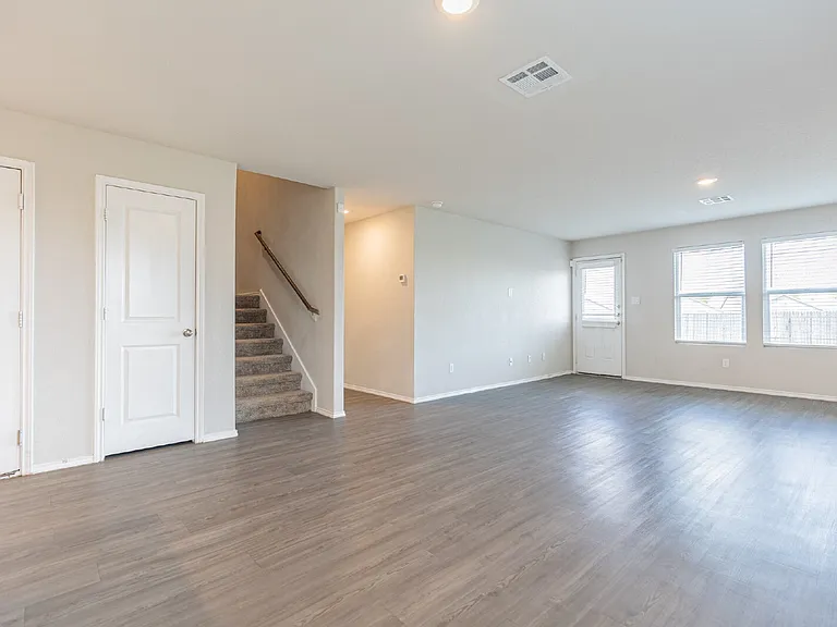 2766 Rosefinch — Photo 10