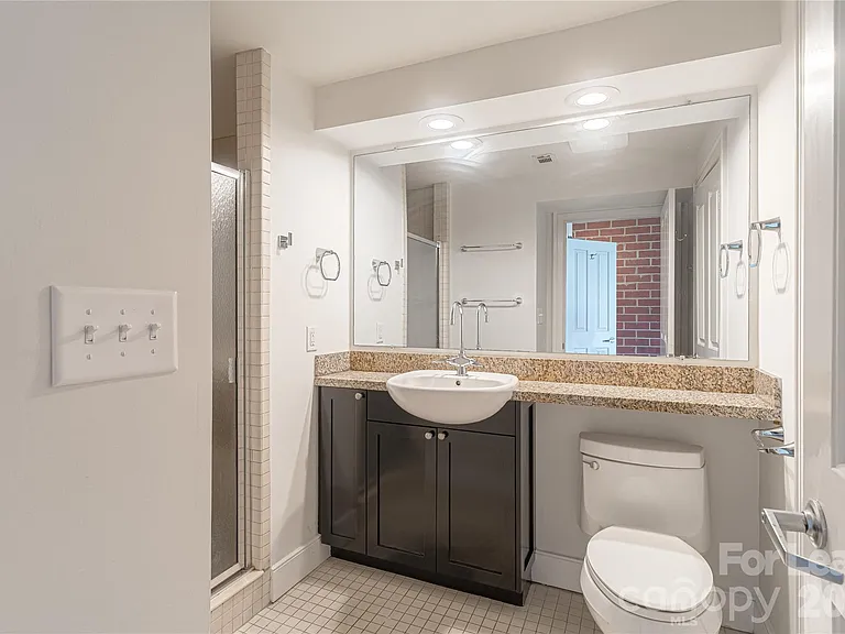710 W Trade St #505 — Photo 25