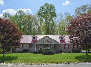76 Sundrop Ln, Crossville, TN 38571