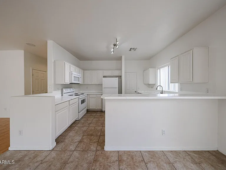 453 N 105th Pl — Photo 16