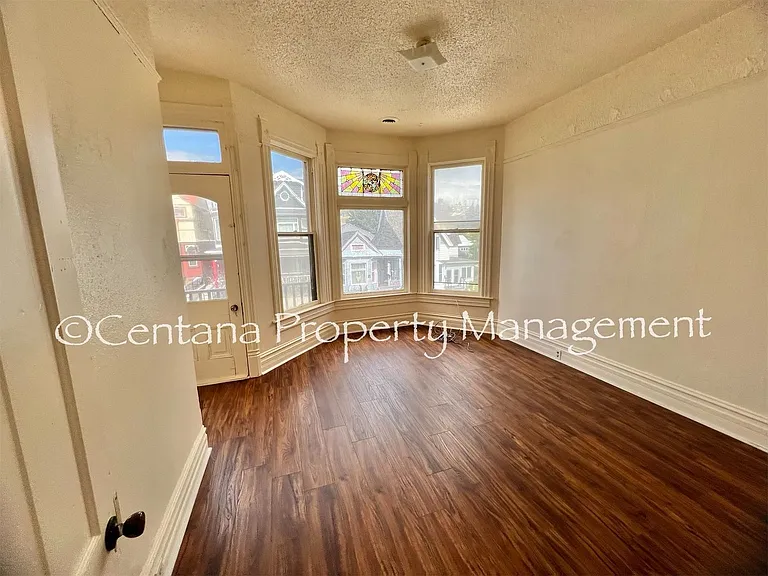 730-732 W Granite St — Photo 4