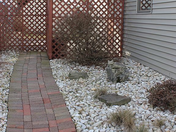 Landscaped walkway 