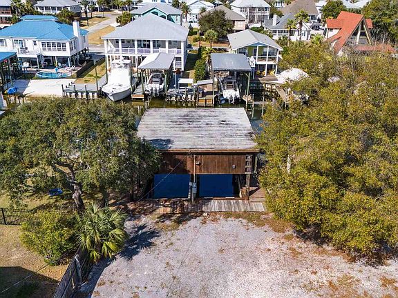 3rd image of 26579 Marina Rd