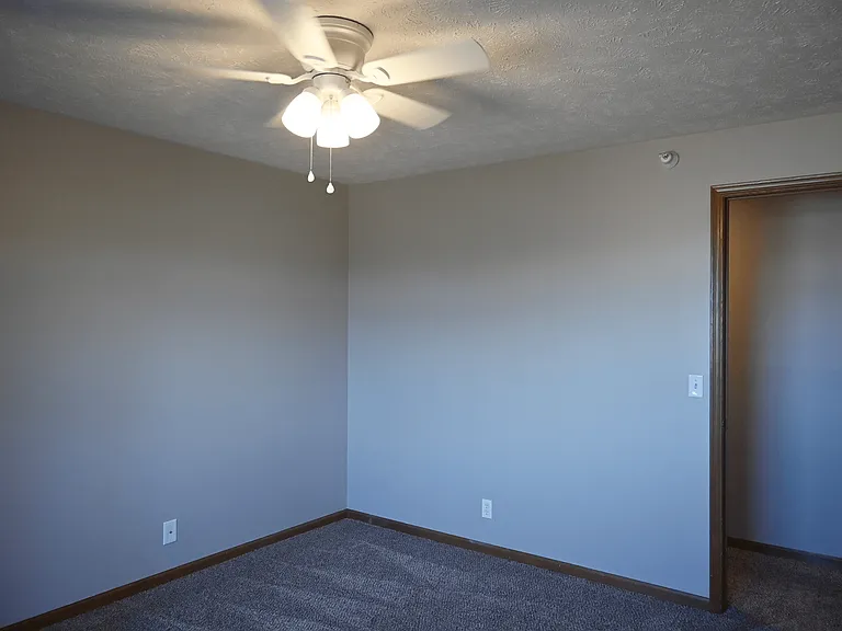 112 E Glenmore Dr — Photo 34