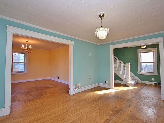 2nd image of 9 James St