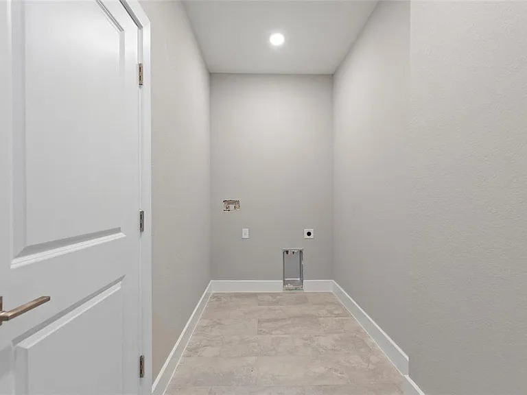 3707 Fontainebleau St — Photo 23