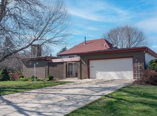 635 Joanne Ln, Dekalb, IL 60115