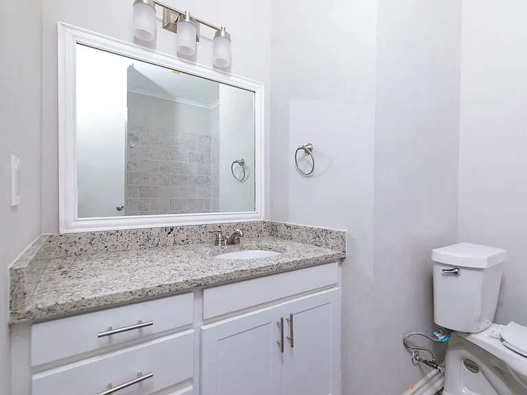 5700 Pershing Ave — Photo 7