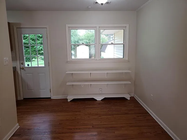 548 Mineral Rd — Photo 3