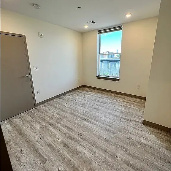 400 Dorchester St #205 — Photo 6