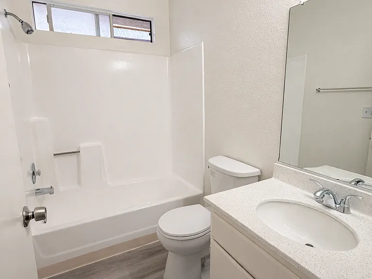 Pinecrest Apartments — Photo 8