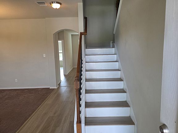 3rd image of 1205 Hogg Ct