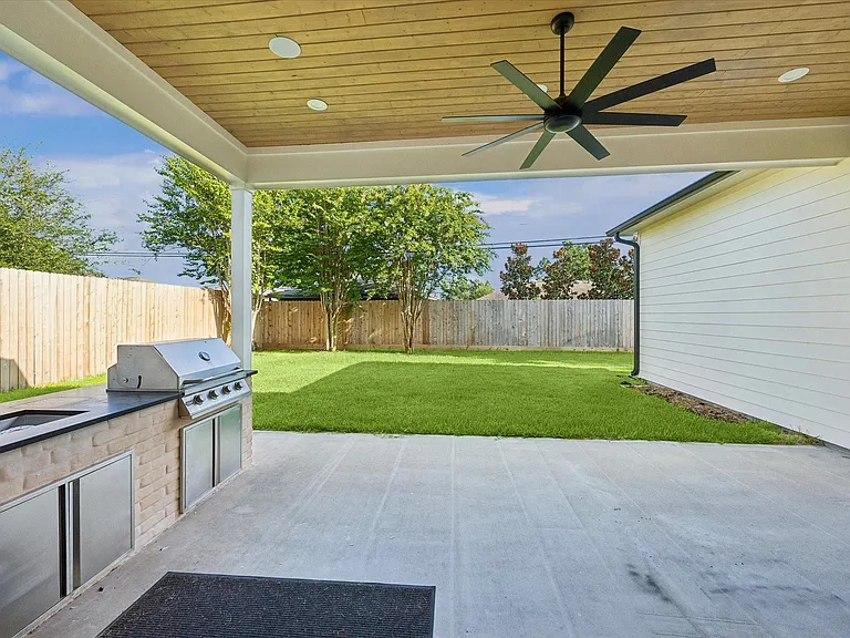 6911 Hartland Ave — Photo 29