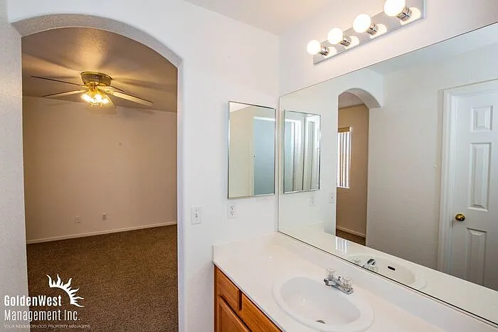 9480 Descending Creek St — Photo 12