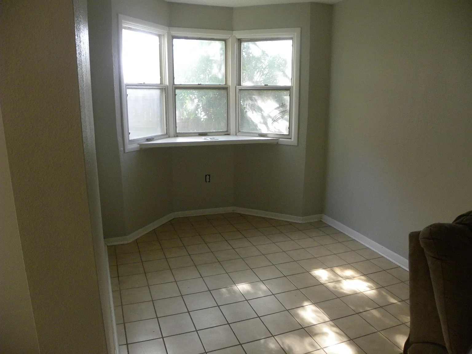 2 bed, 1.5 bath, 1254 sqft, $1,450 — Photo 3