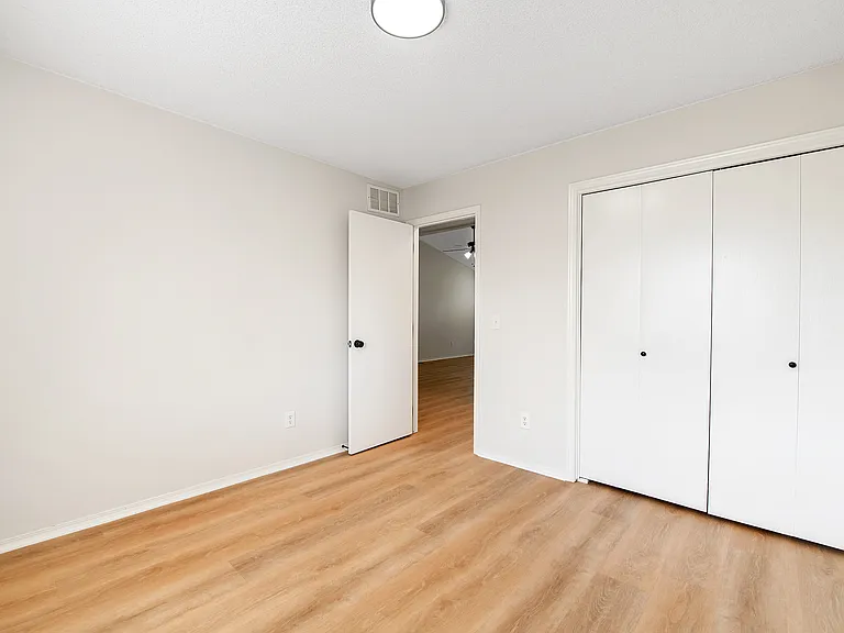 3332 N Governeour Cir — Photo 10