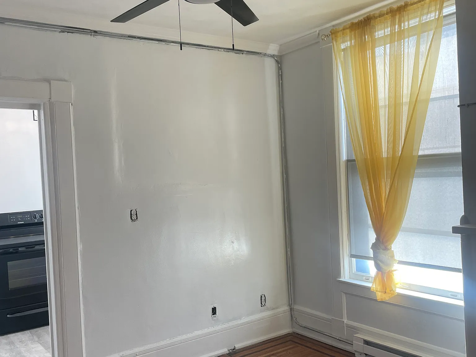 3 bed, 1000 sqft, $1,850 — Photo 2
