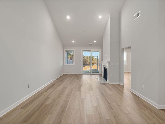 5th image of 702 Blackpool Dr