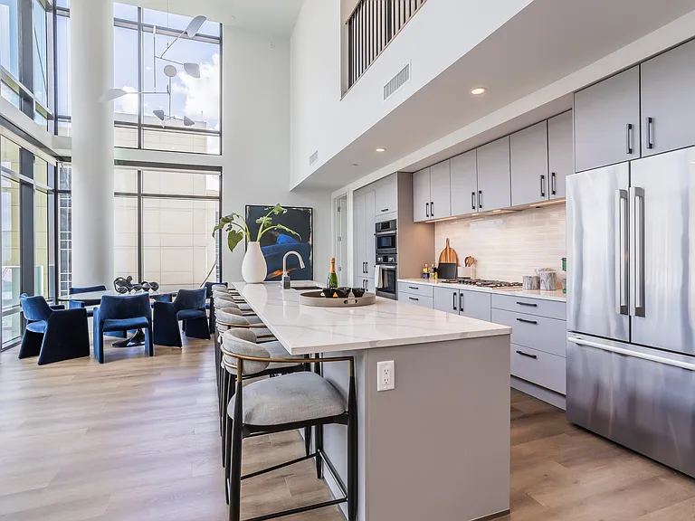 808 Crawford St — Photo 1