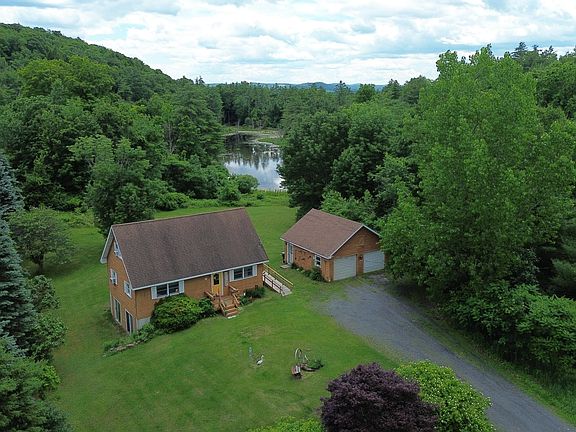 3rd image of 11 Hampton Heights Way