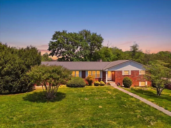 3095 Emerald Ave, Morristown, TN 37814